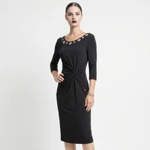 VDP – Abito Nero Sartoriale con Scollo Gioiello