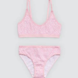 Completo intimo composto da top e mutandine giovanili