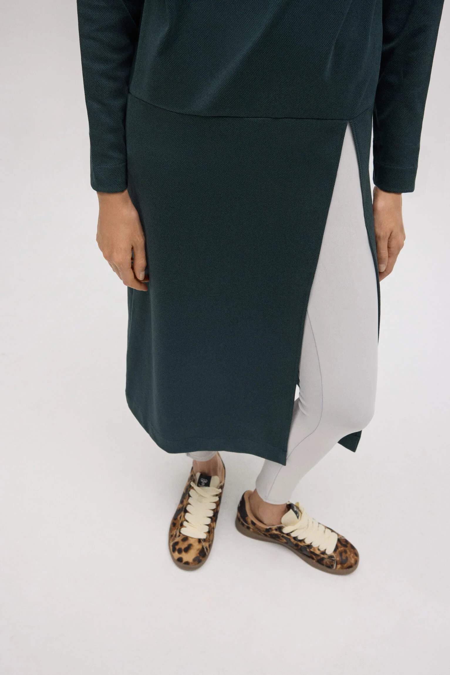 Maglione lungo verde bottiglia caldo con spacco - immagine 4