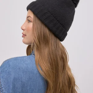 Cappello con pompon nero
