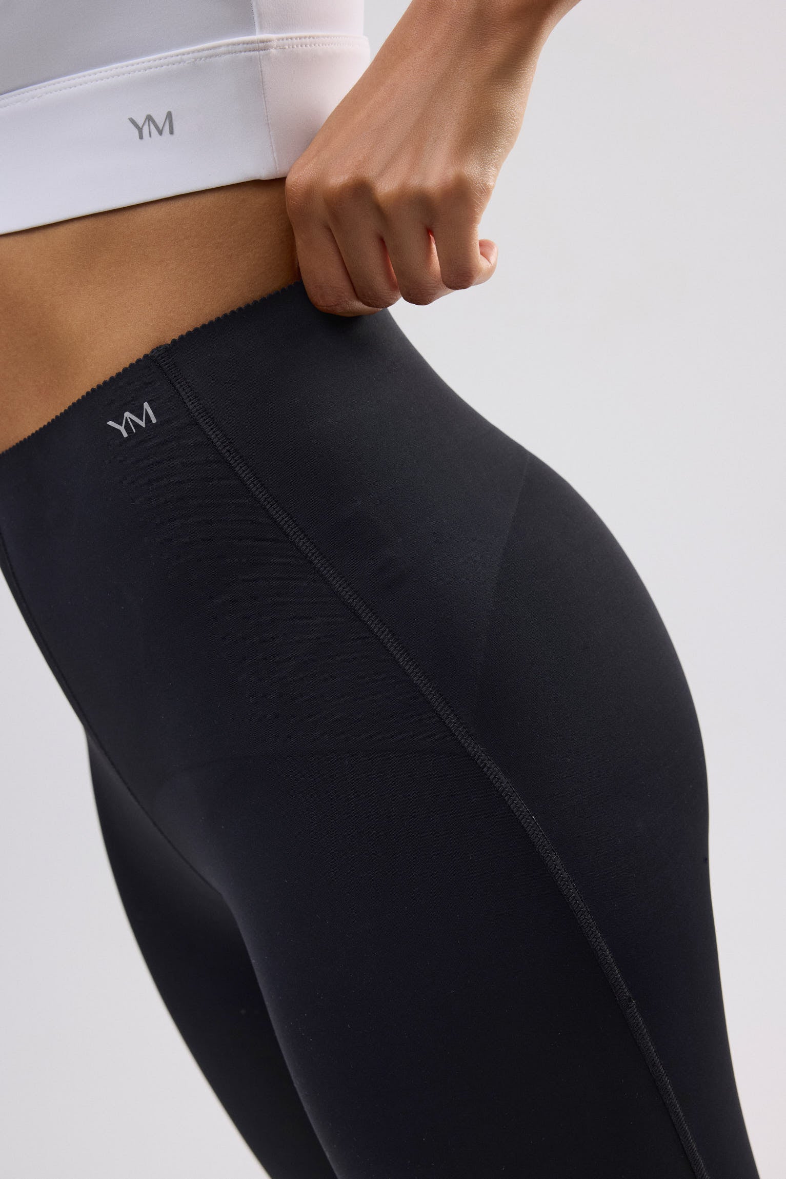 Leggings sportivi compressivi lunghi neri con pancia piatta - immagine 8