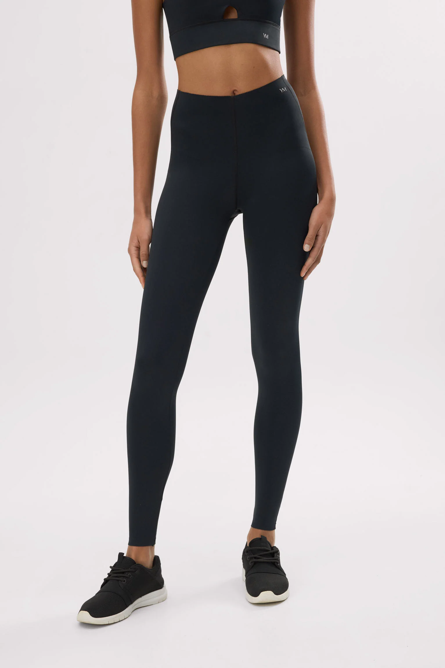 Leggings sportivi compressivi lunghi neri con pancia piatta - immagine 2