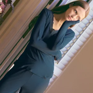 Pigiama lungo in modal extra morbido con pantaloni jogger blu navy